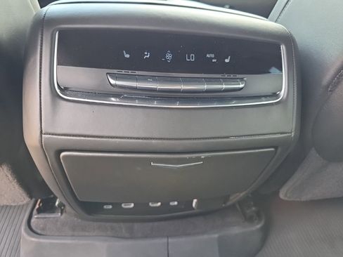 Used 2022 Cadillac Escalade Sport Platinum w/ LPO, ONYX Package image 18