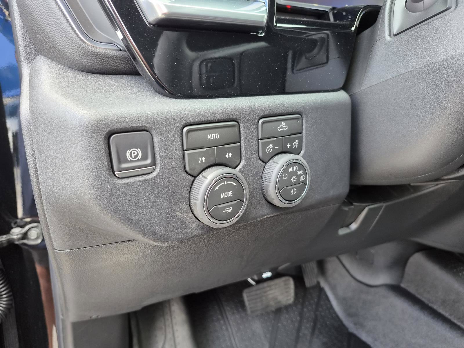 Used 2026 Chevrolet Silverado 1500 RST w/ RST Select Package AWD/4WD image 22