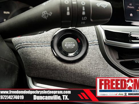 New 2025 Jeep Compass Latitude image 33