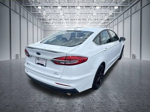 Used 2020 Ford Fusion SE w/ Equipment Group 151A FWD image 5