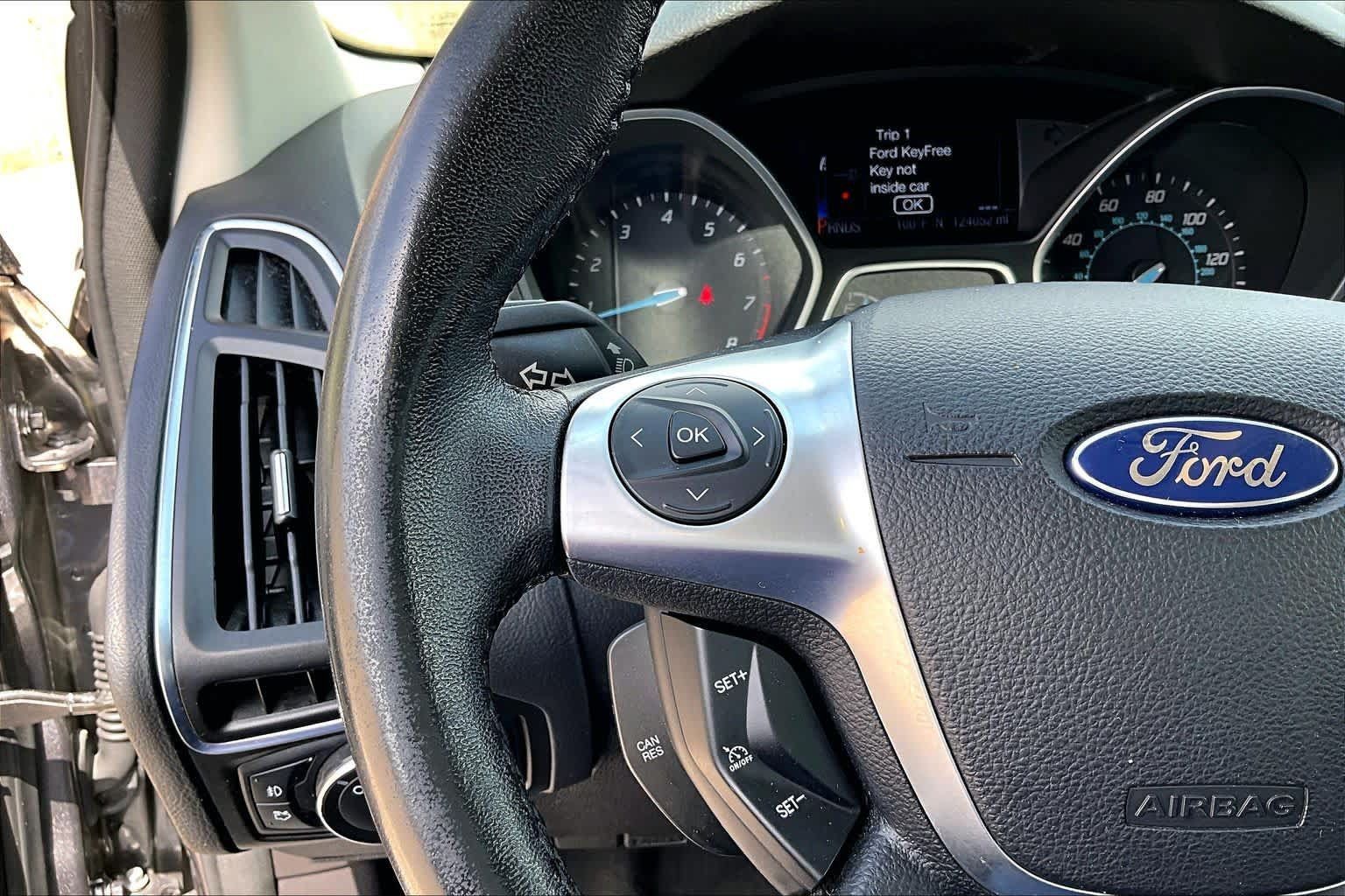 Used 2013 Ford Focus Titanium FWD image 24
