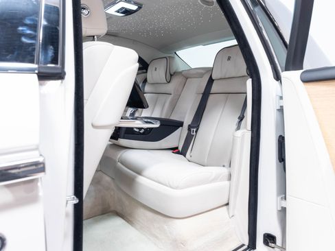 Used 2019 Rolls-Royce Phantom Sedan RWD image 31