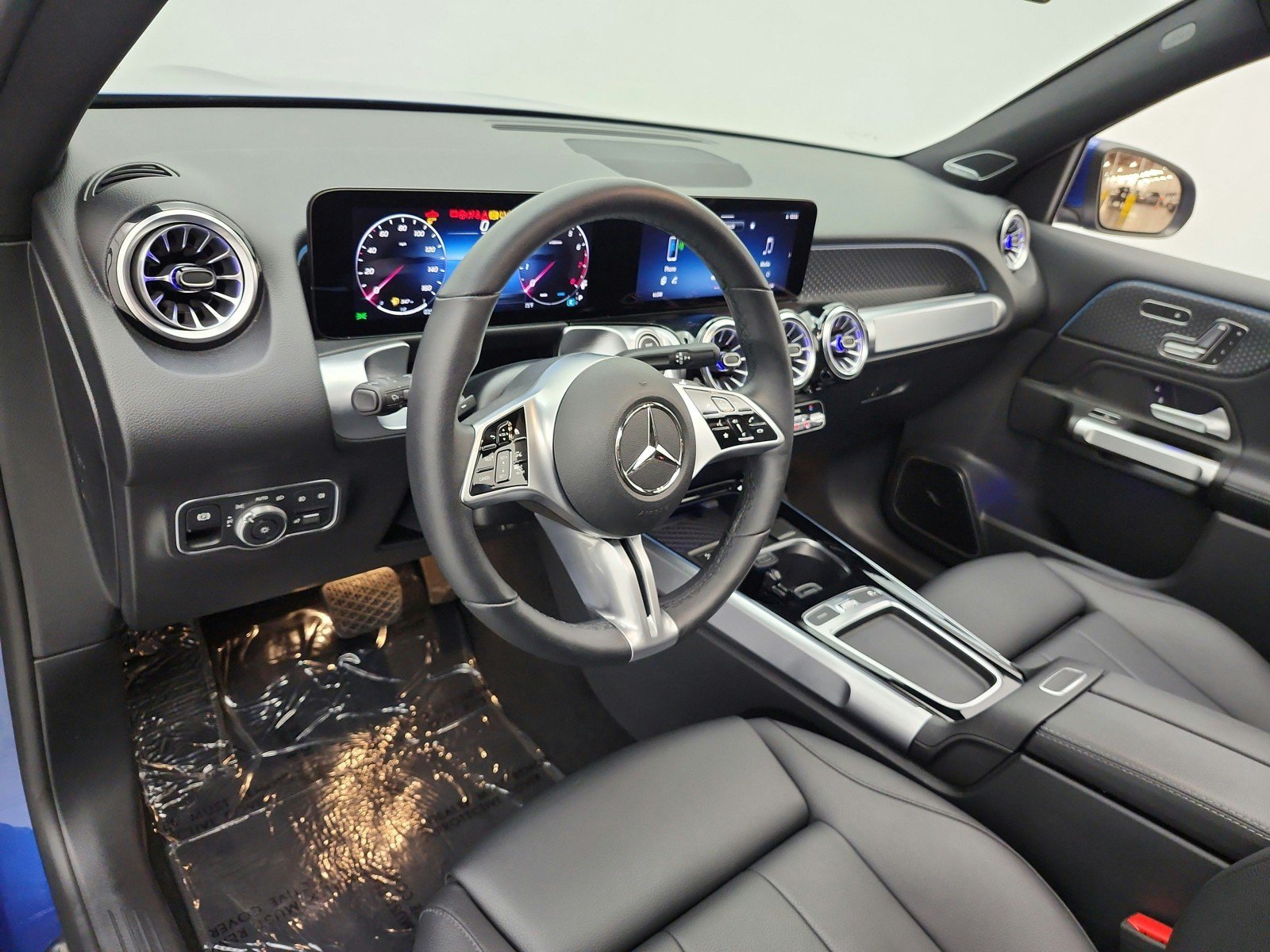 Used 2024 Mercedes-Benz GLB 250 4MATIC image 9