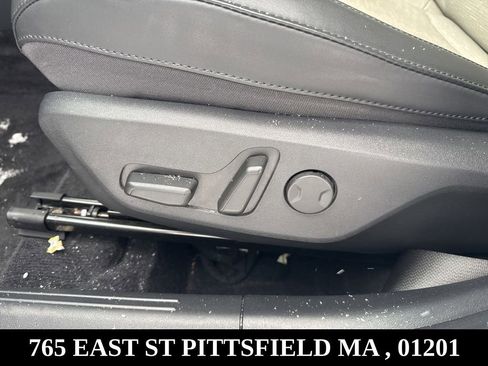 Used 2023 Kia Niro SX image 13