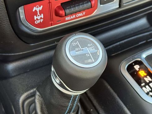 Used 2021 Jeep Wrangler Unlimited Rubicon 4xe w/ Steel Bumper Group image 21