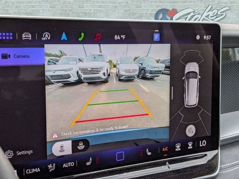 Certified 2025 Volkswagen Tiguan SE FWD image 22