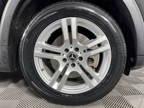 Used 2021 Mercedes-Benz GLB 250 4MATIC w/ Premium Package image 14