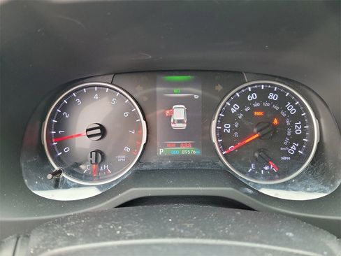 Used 2021 Toyota RAV4 LE image 21