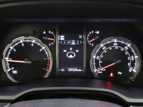 Used 2023 Toyota 4Runner Limited AWD/4WD image 8