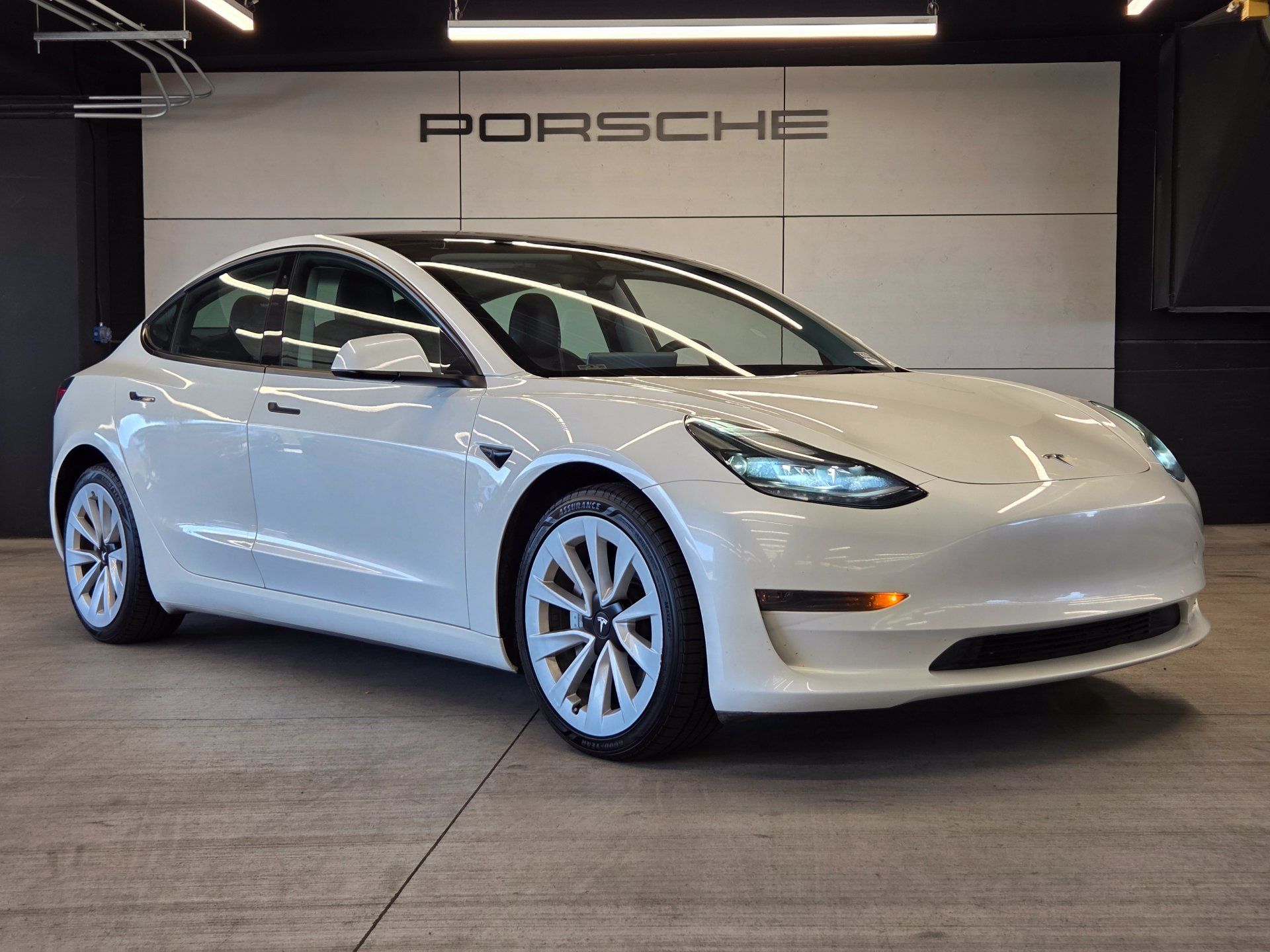 Used 2023 Tesla Model 3 Standard Range RWD image 29