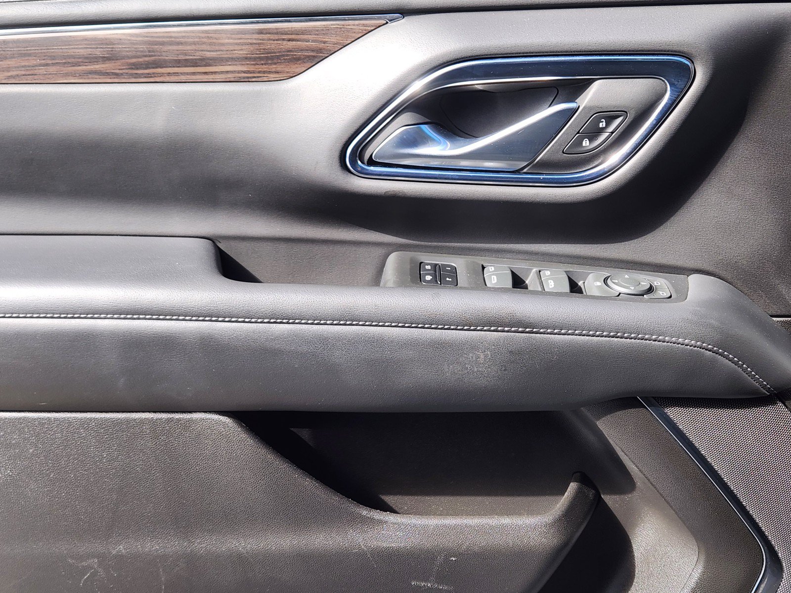 Used 2022 Chevrolet Suburban Z71 AWD/4WD image 21