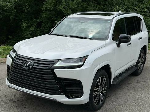 Used 2026 Lexus LX 600 4WD w/ Appearance Package image 14