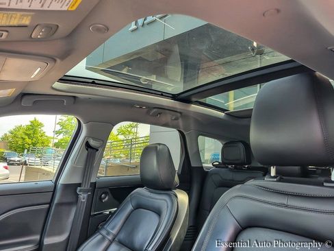 Used 2021 Lincoln Corsair Reserve w/ Sport Package image 9