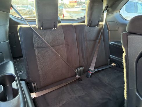 Used 2015 Nissan Pathfinder S image 20