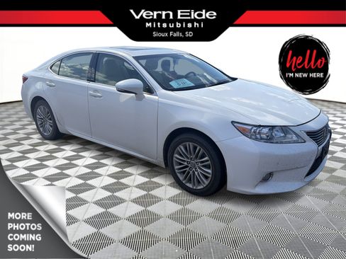 Used 2013 Lexus ES 350 w/ Luxury Pkg FWD image 1