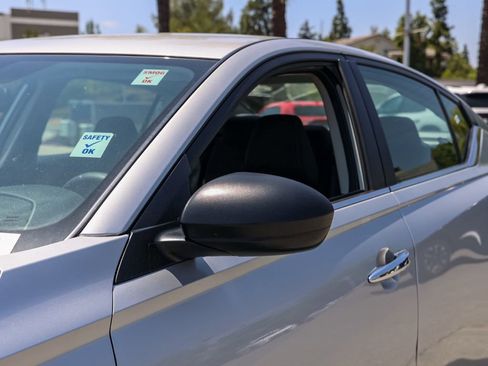 Used 2024 Nissan Altima 2.5 S FWD image 11