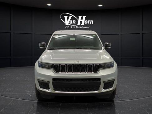 New 2025 Jeep Grand Cherokee L Limited w/ Trailer Tow Package image 12