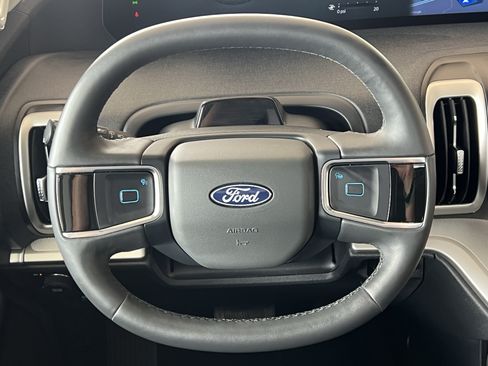 Used 2025 Ford Expedition Max Active AWD/4WD image 38