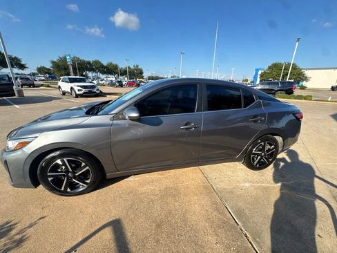 Used 2024 Nissan Sentra SV FWD image 3