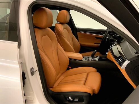 Used 2019 BMW 540i w/ Executive Package RWD image 6