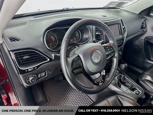 Used 2019 Jeep Cherokee Latitude Plus image 9