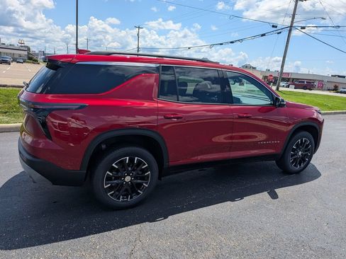 New 2026 Chevrolet Traverse LT w/ Sun and Wheel Package AWD/4WD image 9