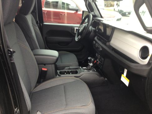 New 2026 Jeep Gladiator Sport image 10