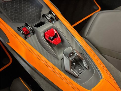 Used 2024 Lamborghini Revuelto Today's MSRP 771K * Only 1,400 image 21