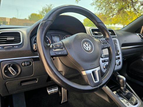 Used 2013 Volkswagen Eos FWD image 25