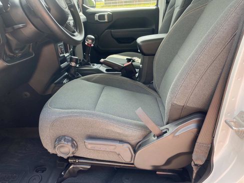 Used 2024 Jeep Wrangler Sport AWD/4WD image 21