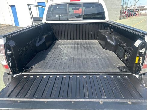 Used 2011 Toyota Tacoma 4x4 Double Cab w/ TRD Off-Road Pkg w/JBL Audio image 22