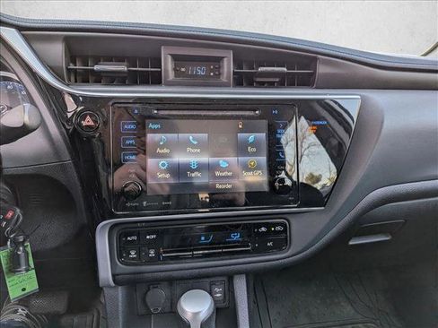 Used 2018 Toyota Corolla LE w/ LE Premium Package image 12