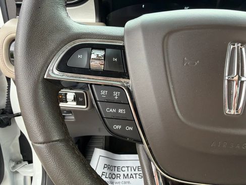 Used 2022 Lincoln Nautilus AWD image 23
