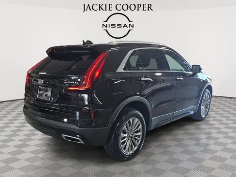 Used 2025 Cadillac XT4 Premium Luxury image 5