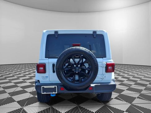 Used 2024 Jeep Wrangler Unlimited Sahara AWD/4WD image 26