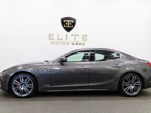Used 2018 Maserati Ghibli GranLusso RWD image 2