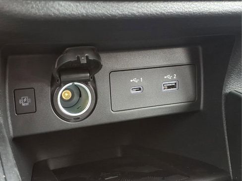 Certified 2025 Nissan Versa SR w/ Trunk Package FWD image 12