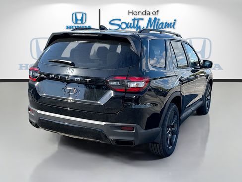 New 2026 Honda Pilot Sport image 7