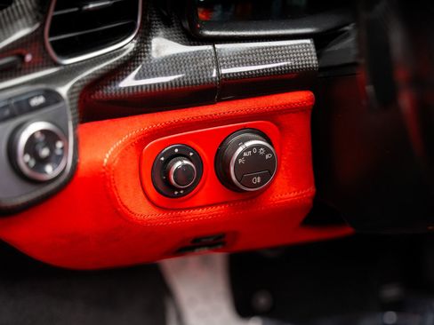 Used 2013 Ferrari 458 Spider image 60