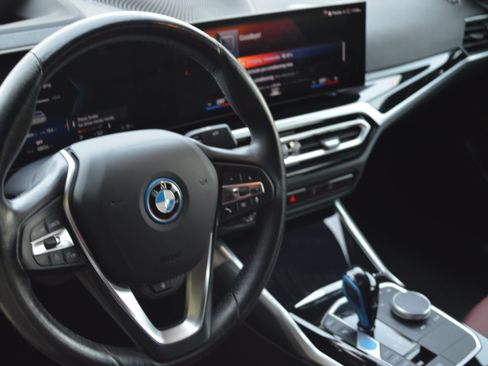 Certified 2023 BMW i4 eDrive40 w/ Premium Package RWD image 25