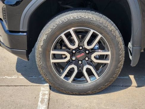 Used 2023 GMC Sierra 1500 AT4 w/ AT4 Premium Package AWD/4WD image 10