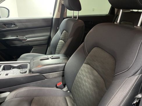 Used 2023 Nissan Pathfinder S image 8