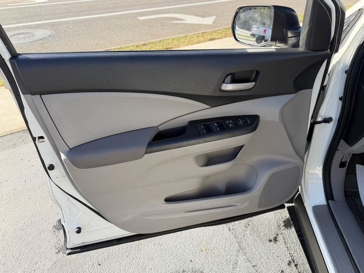 Used 2013 Honda CR-V LX image 11