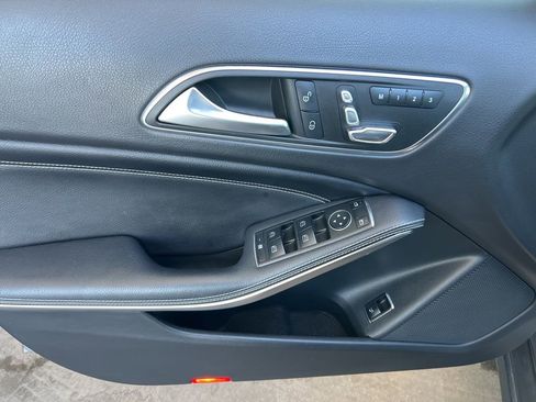 Used 2019 Mercedes-Benz GLA 250 4MATIC image 19