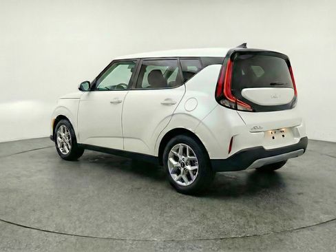 Used 2025 Kia Soul LX w/ LX Technology Package image 6
