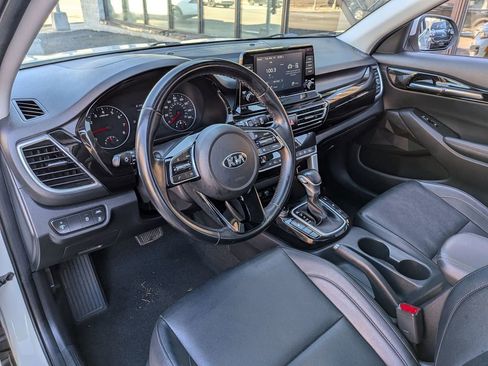 Used 2021 Kia Seltos EX image 12