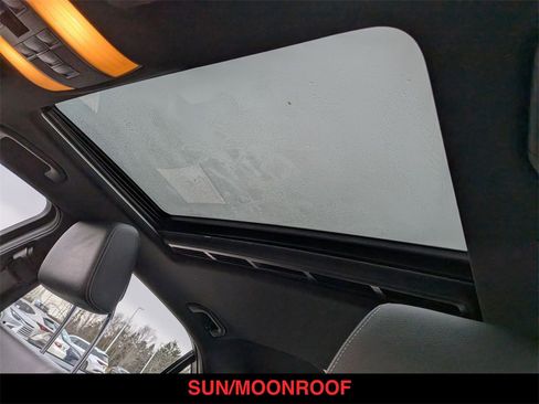 Used 2016 Mercedes-Benz E 350 4MATIC Sedan image 2