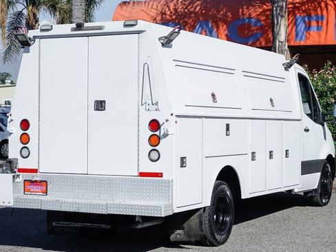 Used 2019 Freightliner Sprinter 3500 image 21