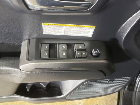 Used 2020 Toyota Tacoma TRD Off-Road image 33