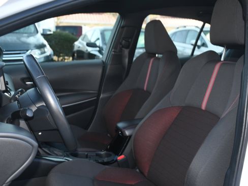 Certified 2025 Toyota Corolla SE image 11